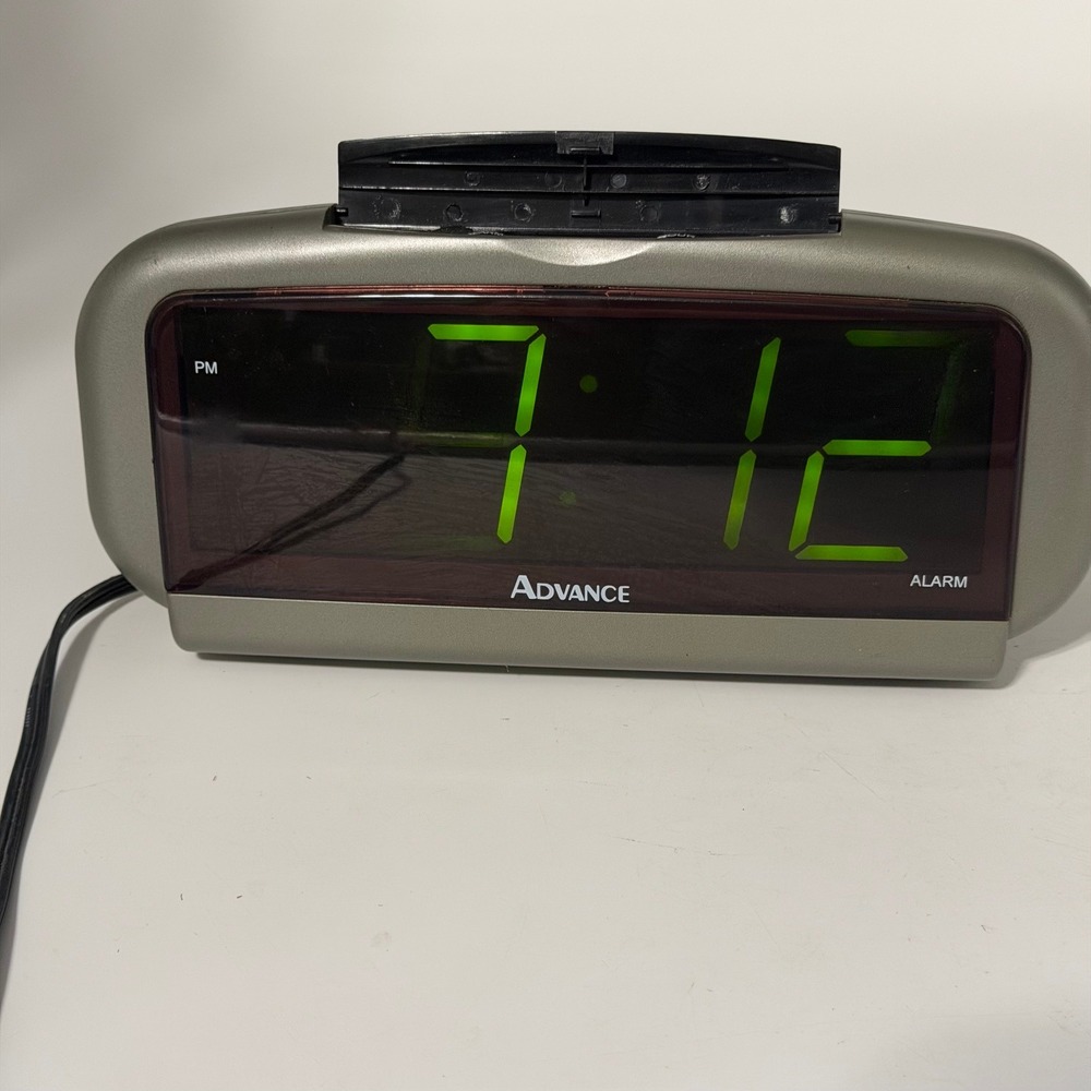 Vtg Advance 4026 Digital Alarm Clock LED Display Silver Large Numbers Snooze